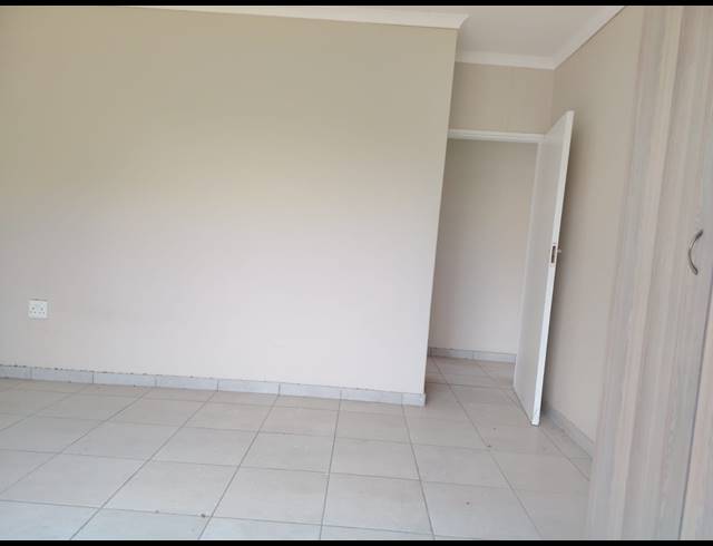3 BEDROOM TOWNHOUSE FOR SALE IN WATERKLOOF AH